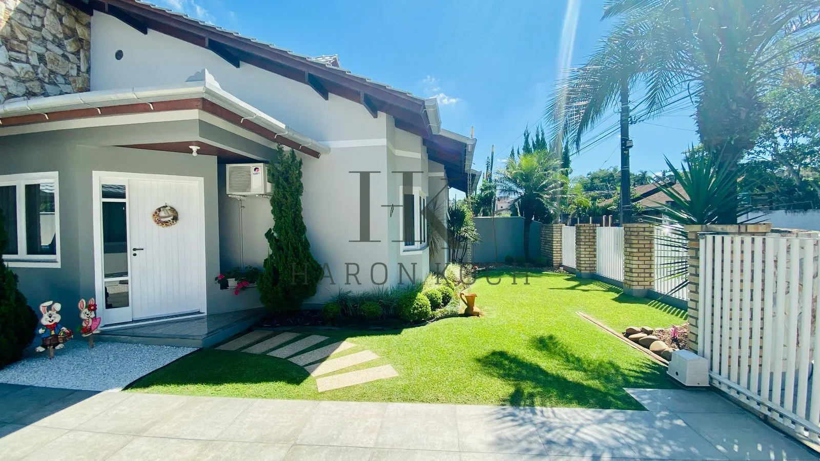 Casa com Edícula e Piscina — foto 4