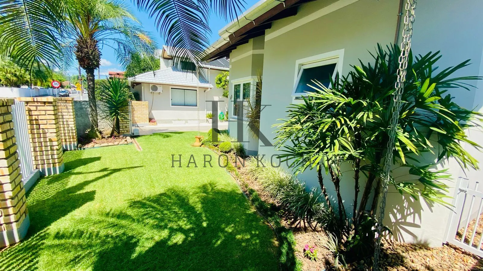 Casa com Edícula e Piscina — foto 7