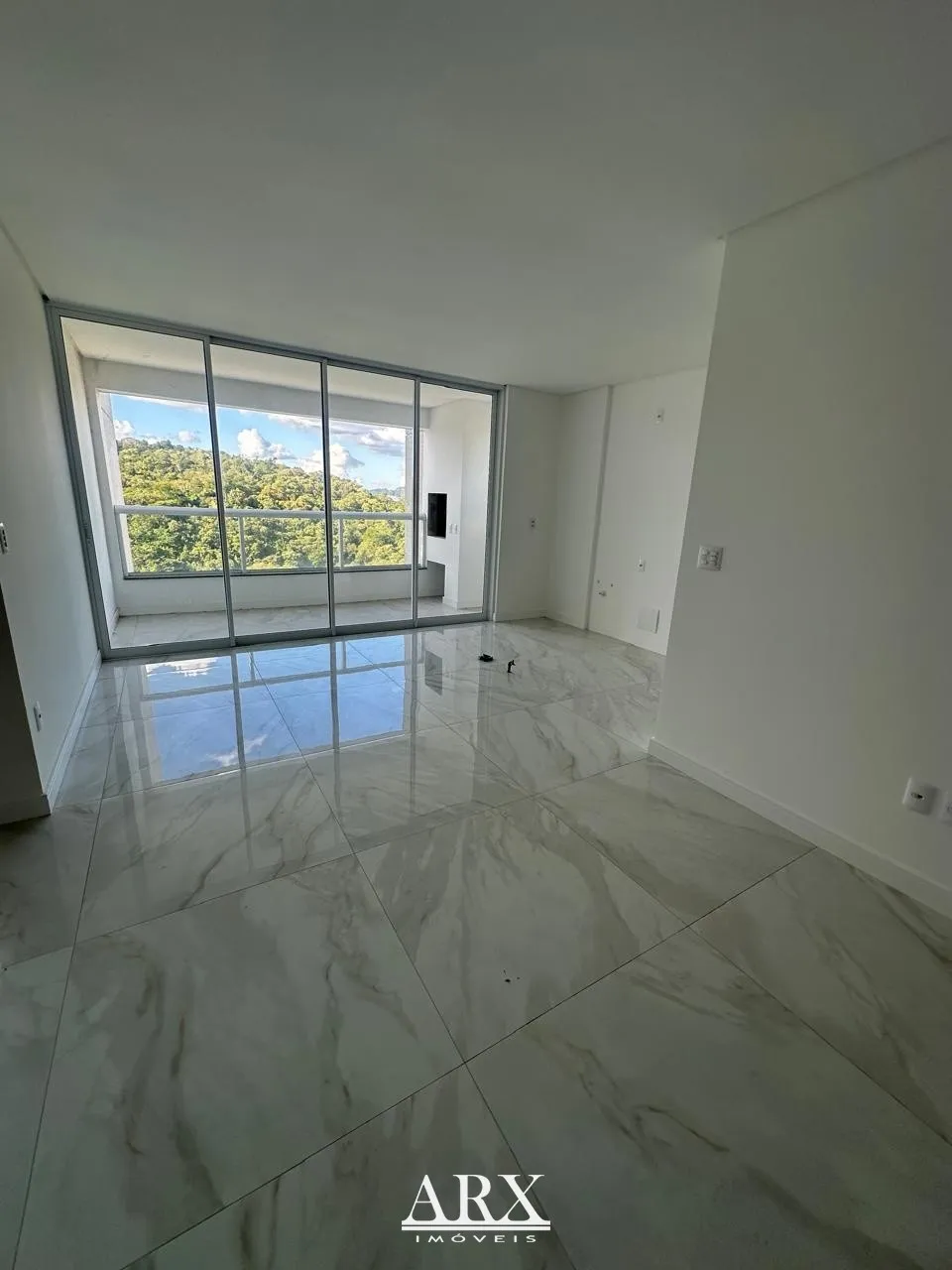 Belíssimo apartamento com 3 dormitórios no Bairro Escola Agrícola — foto 2