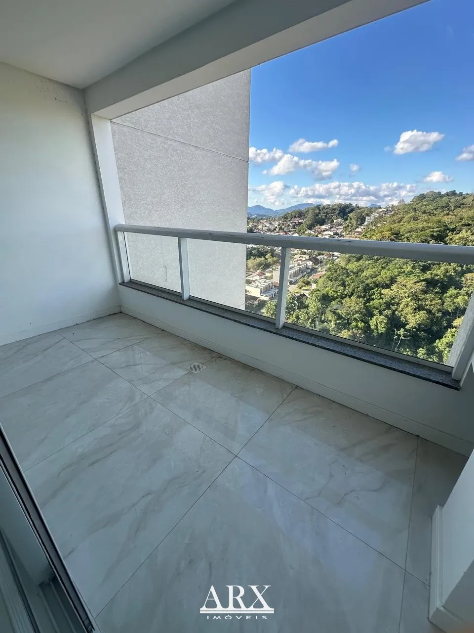 Belíssimo apartamento com 3 dormitórios no Bairro Escola Agrícola — foto 3