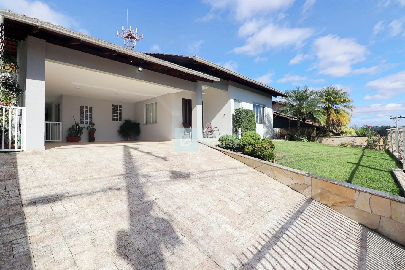 Ampla casa térrea no bairro Fortaleza! - foto 1