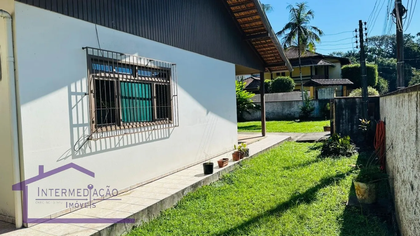 Casa com 3 quartos no bairro Velha — foto 3