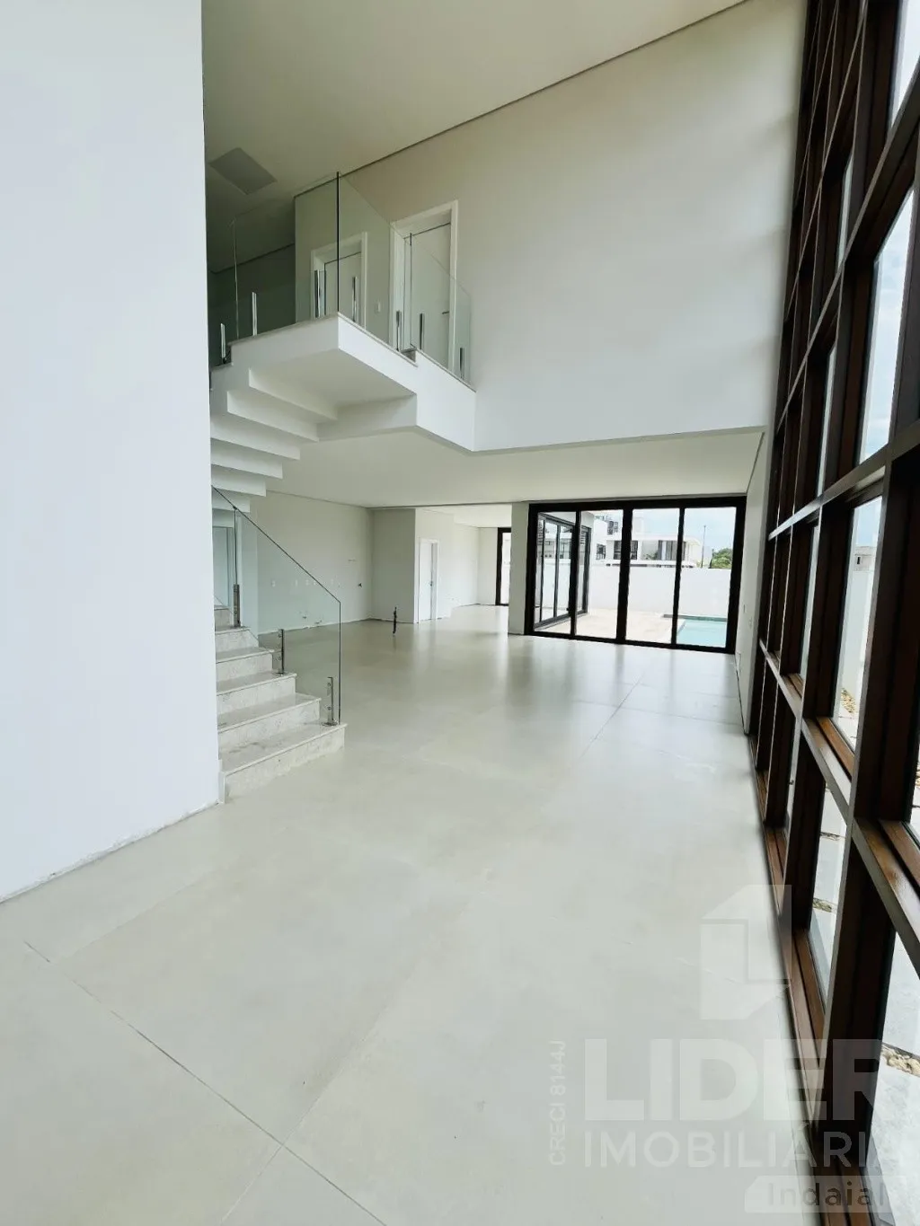 Casa de alto padrão com 319m em Pereque — foto 4
