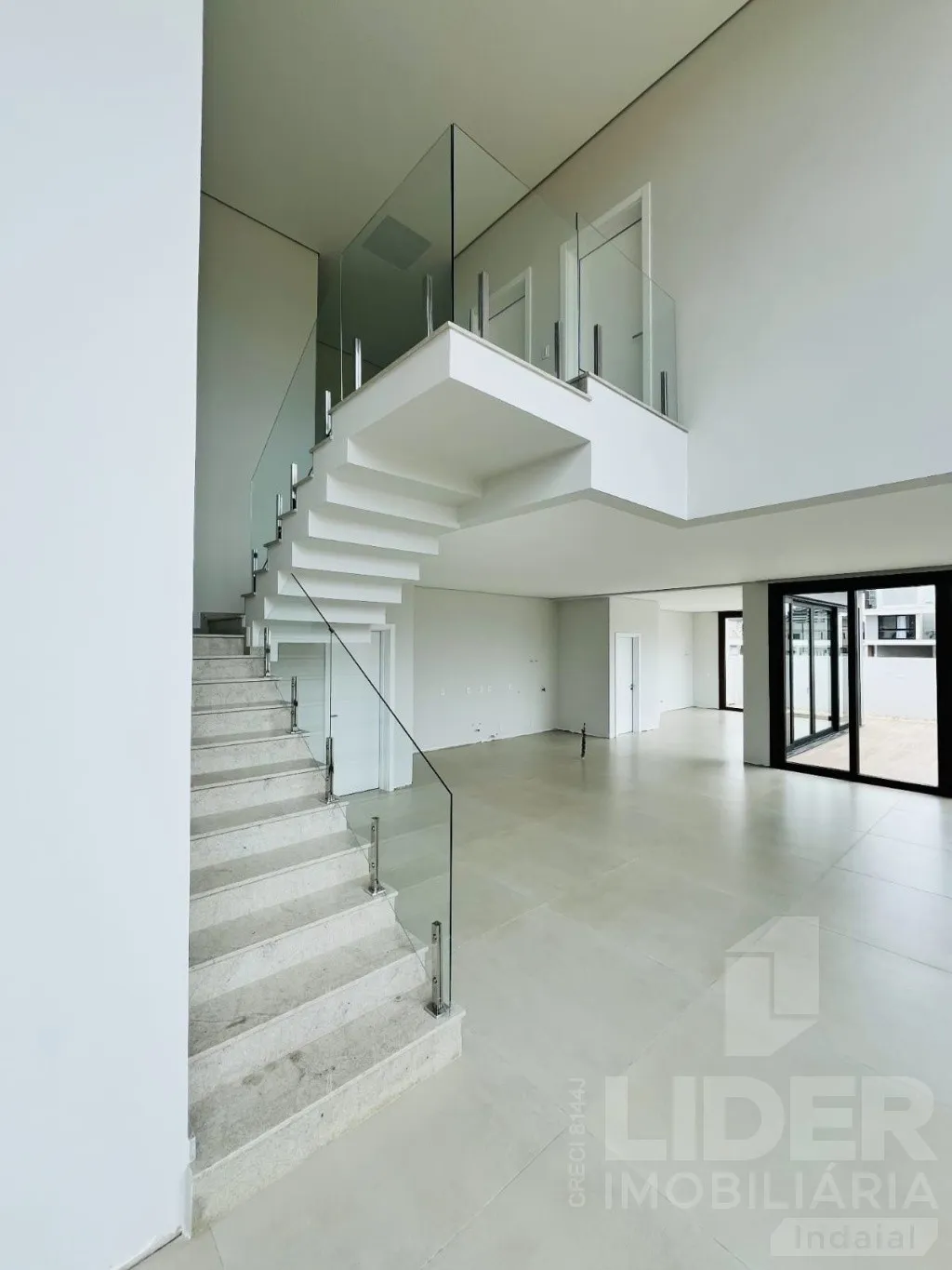 Casa de alto padrão com 319m em Pereque — foto 5