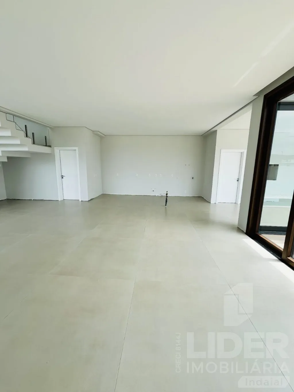 Casa de alto padrão com 319m em Pereque — foto 6