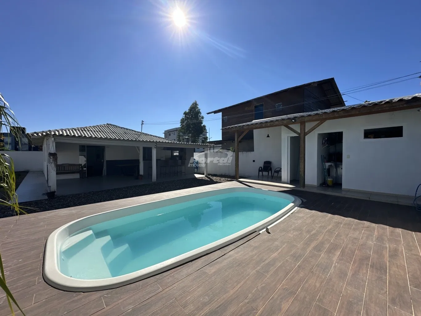 Casa com piscina disponível para locação no bairro Itacolomi, em Balneário Piçarras/SC. (Cód. 21593) - foto 1