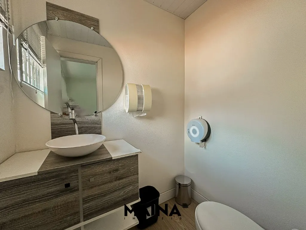 Casa Comercial, na ponta aguda, com 11 salas!! — foto 4