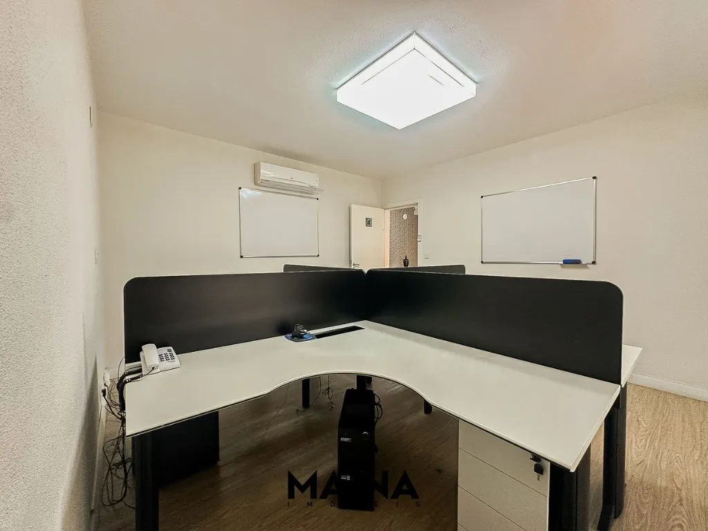 Casa Comercial, na ponta aguda, com 11 salas!! — foto 5