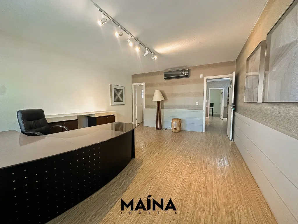 Casa Comercial, na ponta aguda, com 11 salas!! — foto 6