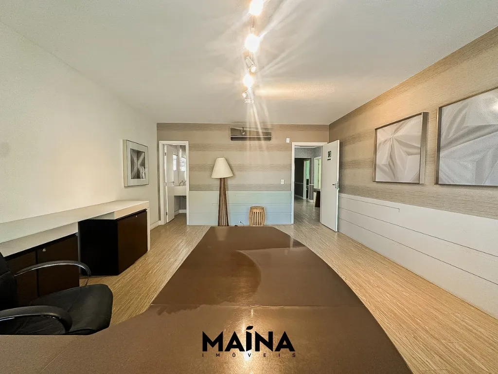 Casa Comercial, na ponta aguda, com 11 salas!! — foto 7