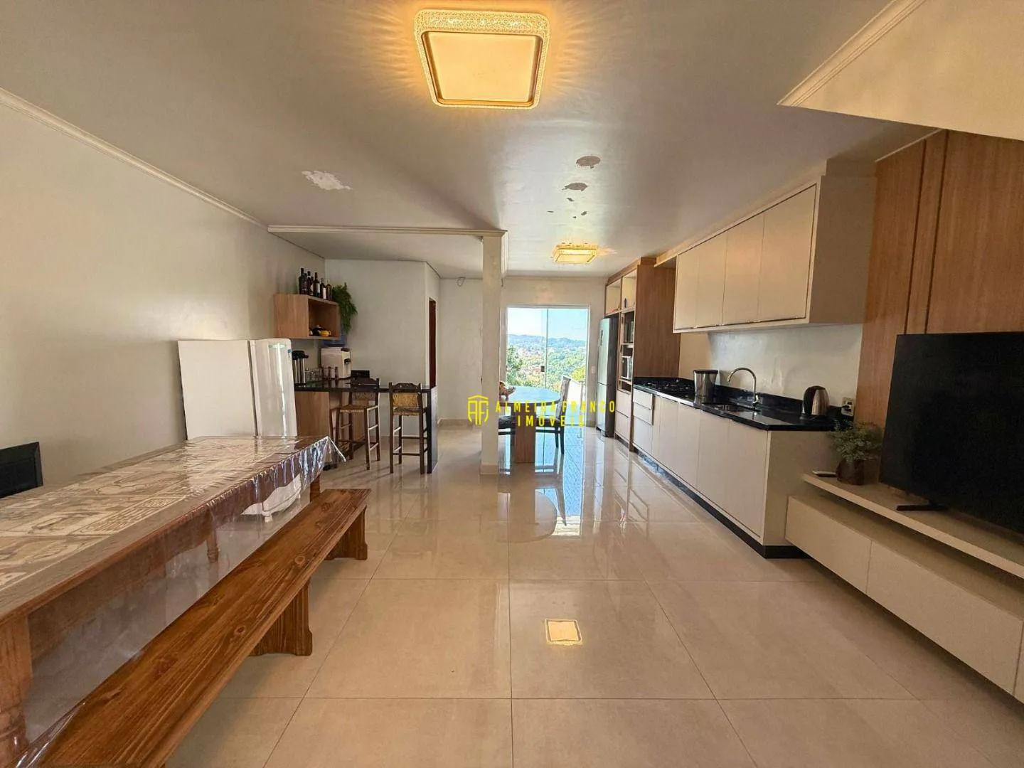 Sobrado com 2 suítes e 2 vagas de garagem, no Bairro Salto do Norte. — foto 2