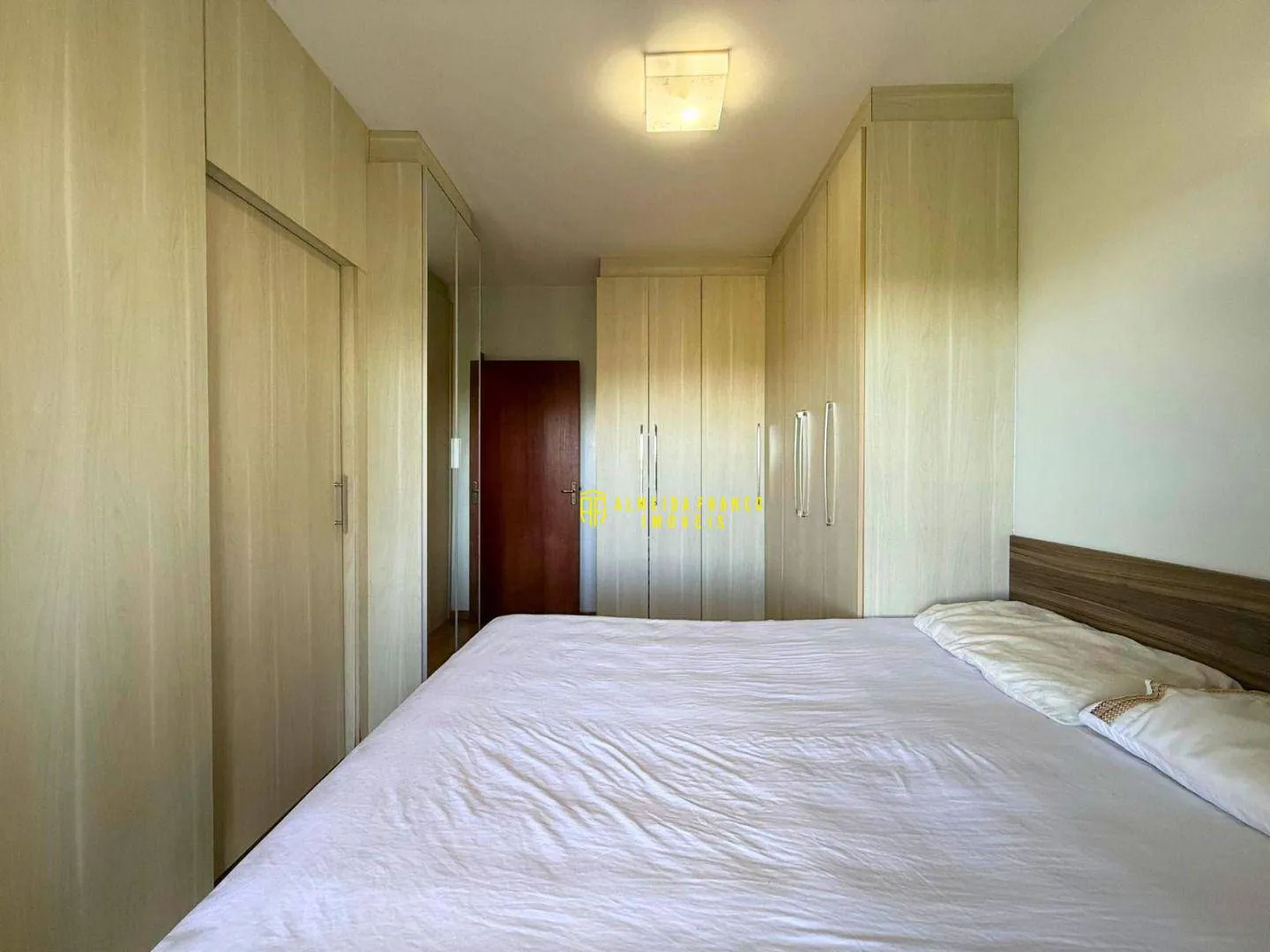 Sobrado com 2 suítes e 2 vagas de garagem, no Bairro Salto do Norte. — foto 7