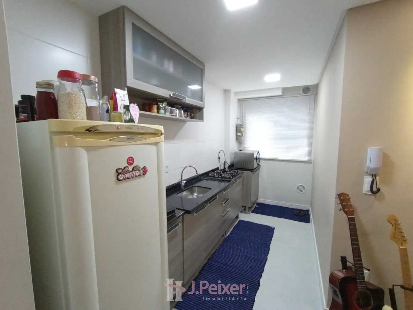 Belo apartamento com 2 dormitórios e sacada com churrasqueira em residencial com única torre no bairro Velha Central — foto 2