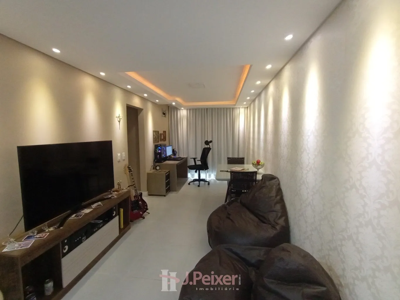 Belo apartamento com 2 dormitórios e sacada com churrasqueira em residencial com única torre no bairro Velha Central — foto 3