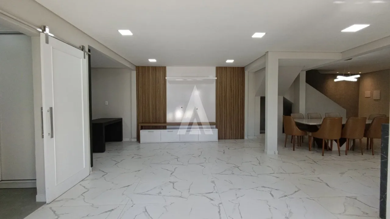 Casa com 1 suíte mais 3 quartos à venda no bairro Saguaçu em Joinville, por R$ 1.600.000.00. — foto 3