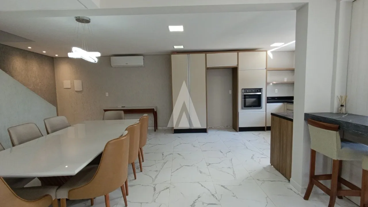 Casa com 1 suíte mais 3 quartos à venda no bairro Saguaçu em Joinville, por R$ 1.600.000.00. — foto 4