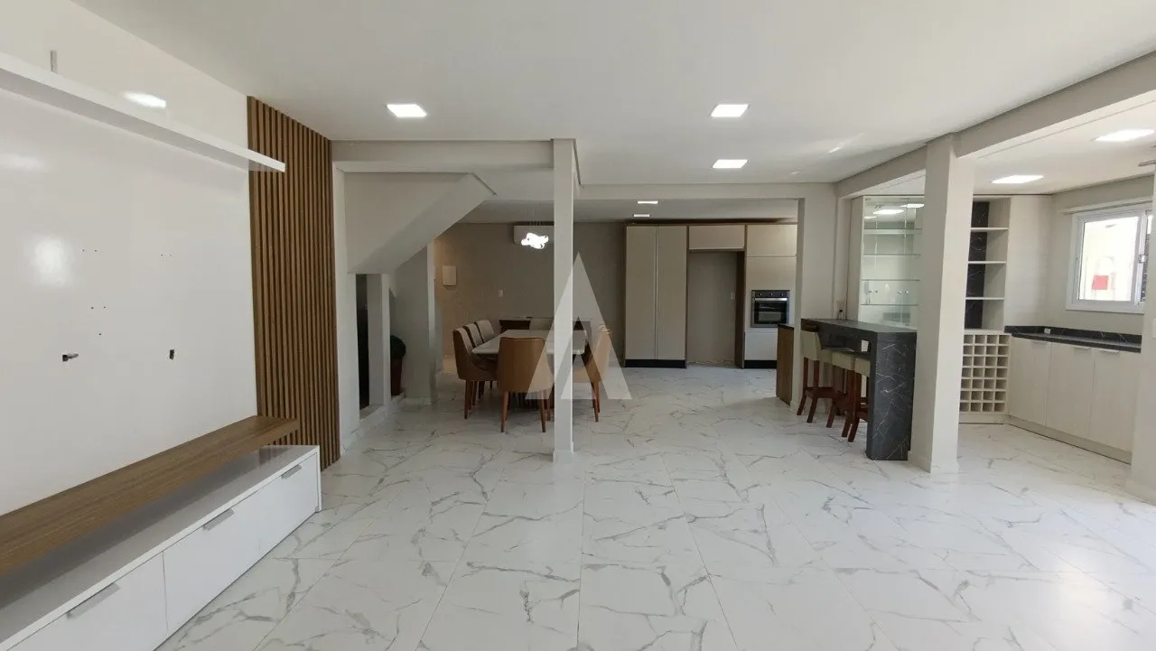 Casa com 1 suíte mais 3 quartos à venda no bairro Saguaçu em Joinville, por R$ 1.600.000.00. — foto 6