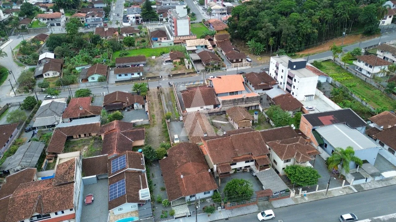 Terreno à venda no bairro Costa E Silva em Joinville, por R$ 695.000.00. — foto 3