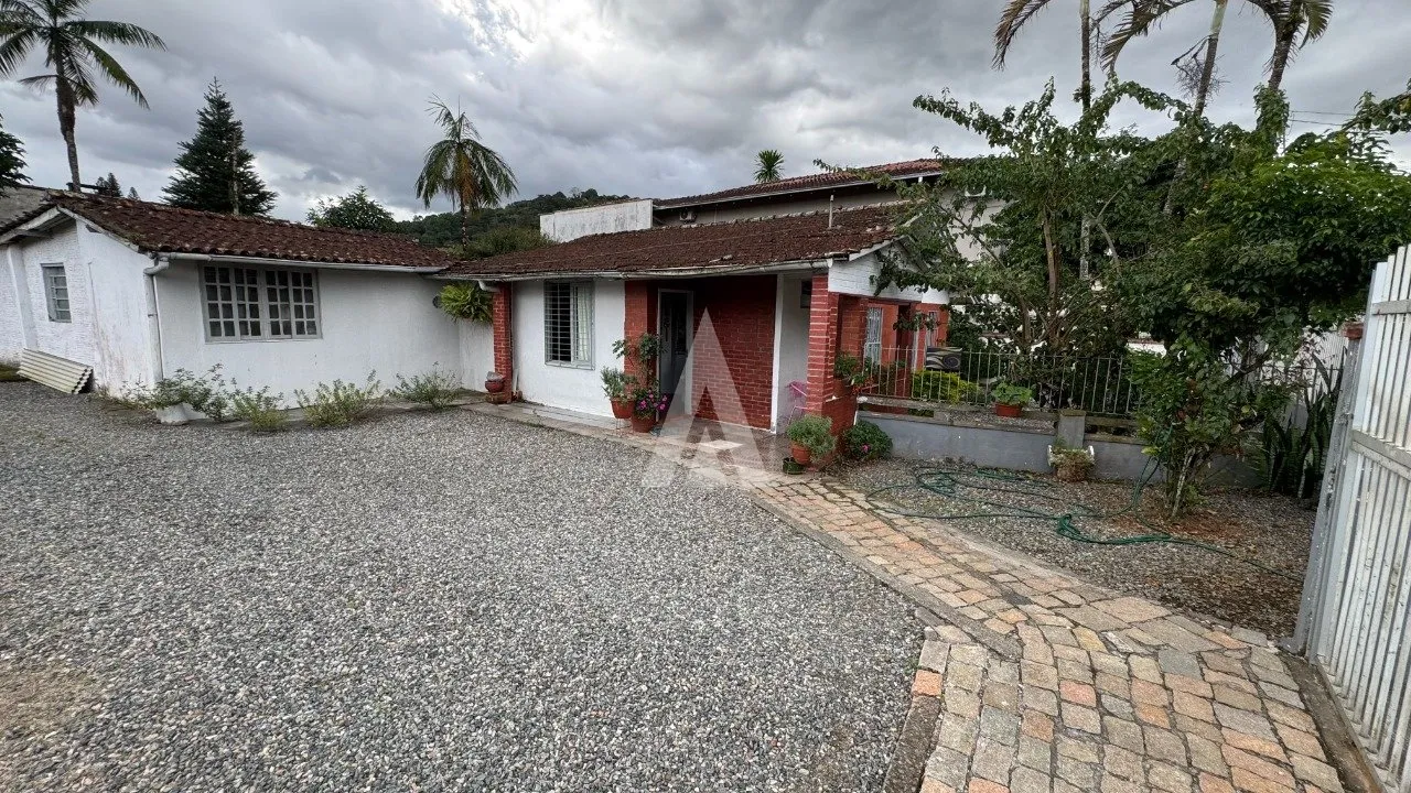 Terreno à venda no bairro América em Joinville, por R$ 760.000.00. — foto 7