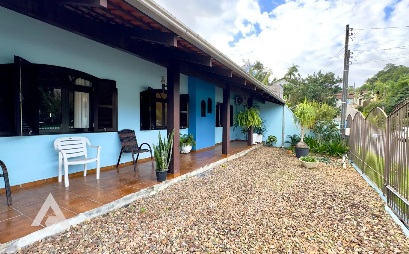 Casa com 4 dormitórios à venda por R$ 800.000,00 - Bairro Escola Agrícola - Blumenau/SC - foto 1
