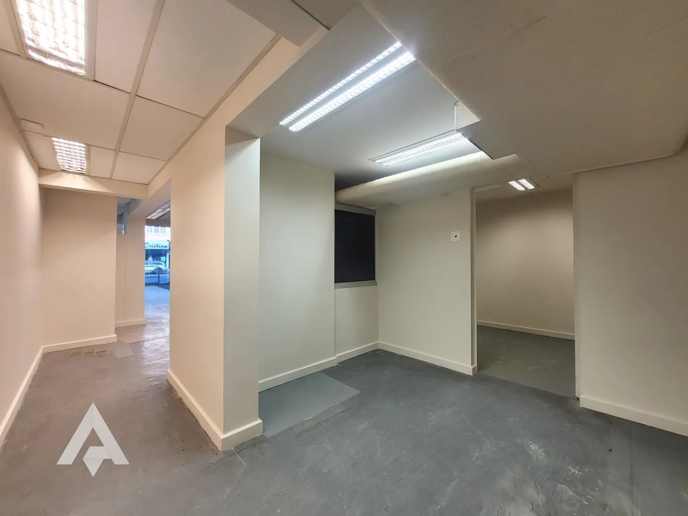 Espaço comercial com 430m de loja e estacionamento na Itoupava Norte. — foto 7