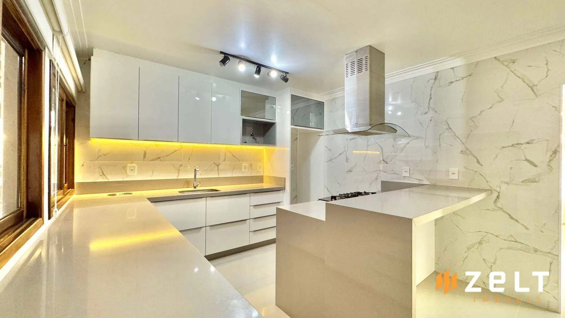 Casa com 3 dormitórios à venda, 226 m por R$ 950.000,00 - Itoupava Norte - Blumenau/SC - foto 1