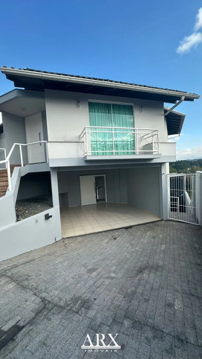 Casa semimobilíada no bairro Salto em Blumenau — foto 2