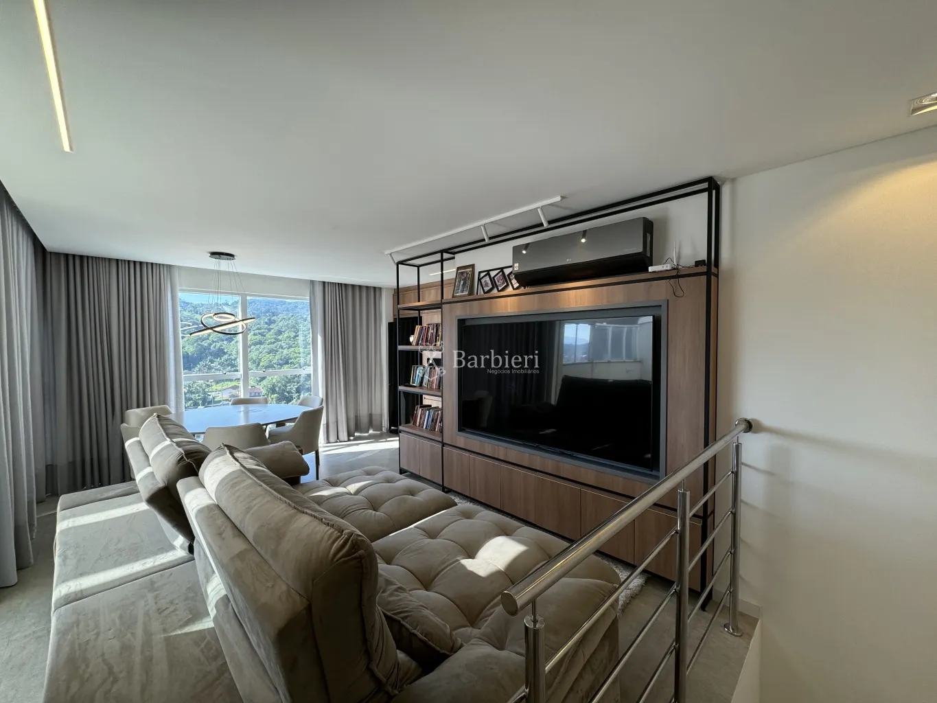 Cobertura duplex com 3 quartos sendo 02 suítes, 194m no bairro Fortaleza em Blumenau/SC - foto 1