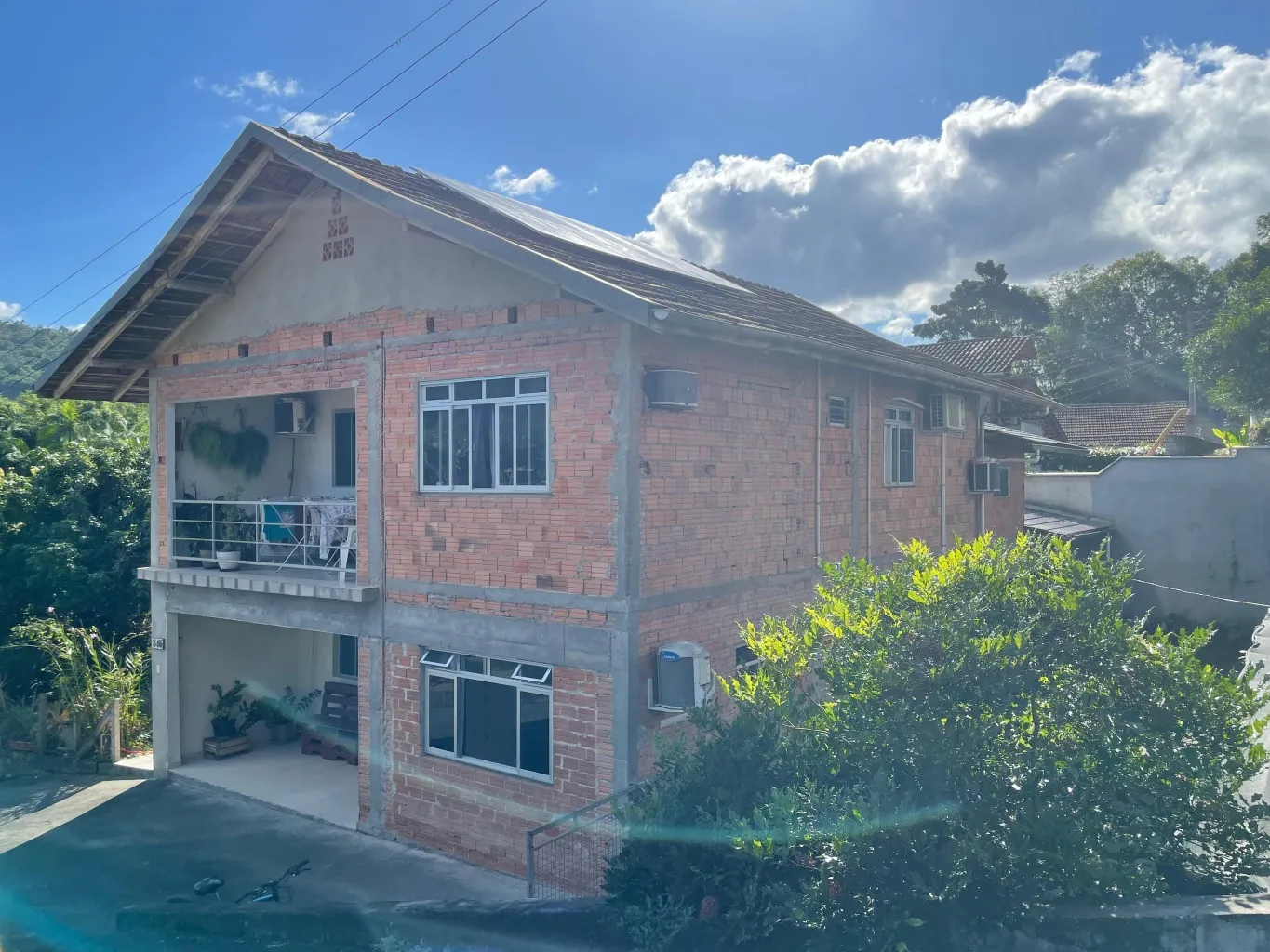 Imóvel com duas CASAS no Centro de Pomerode com 280m (aproximadamente) de área construída num terreno de 950,00m. — foto 6