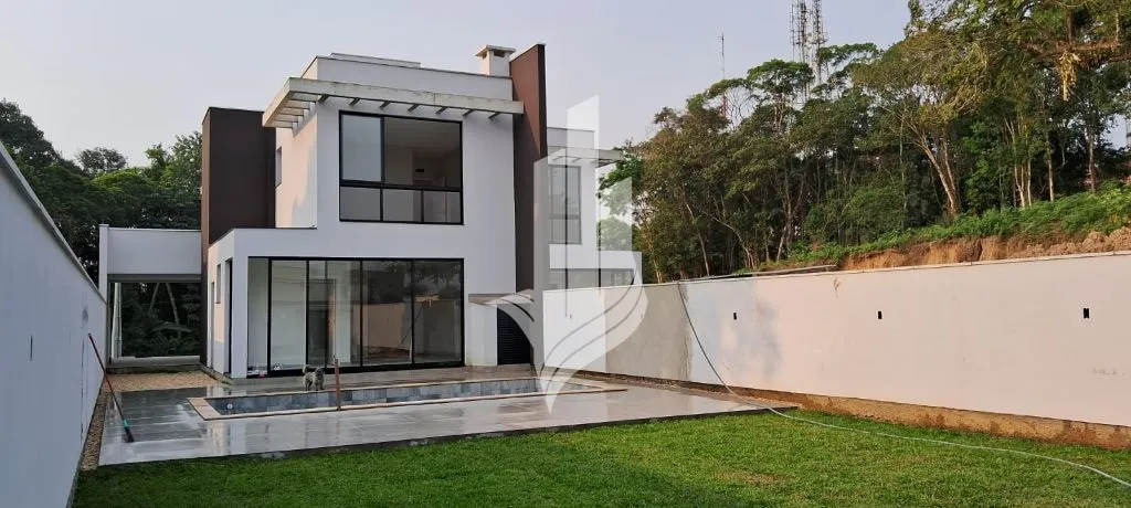 Casa · à venda · 3 quartos · 204m² · Ponta Aguda, Blumenau