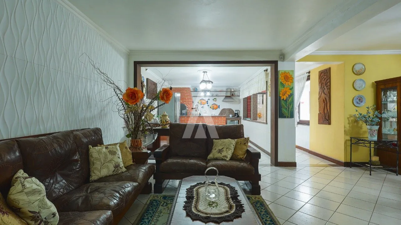 Casa com 1 suíte(s) mais 2 quarto(s) à venda no bairro Glória em Joinville, por R$ 990.000.00. — foto 5