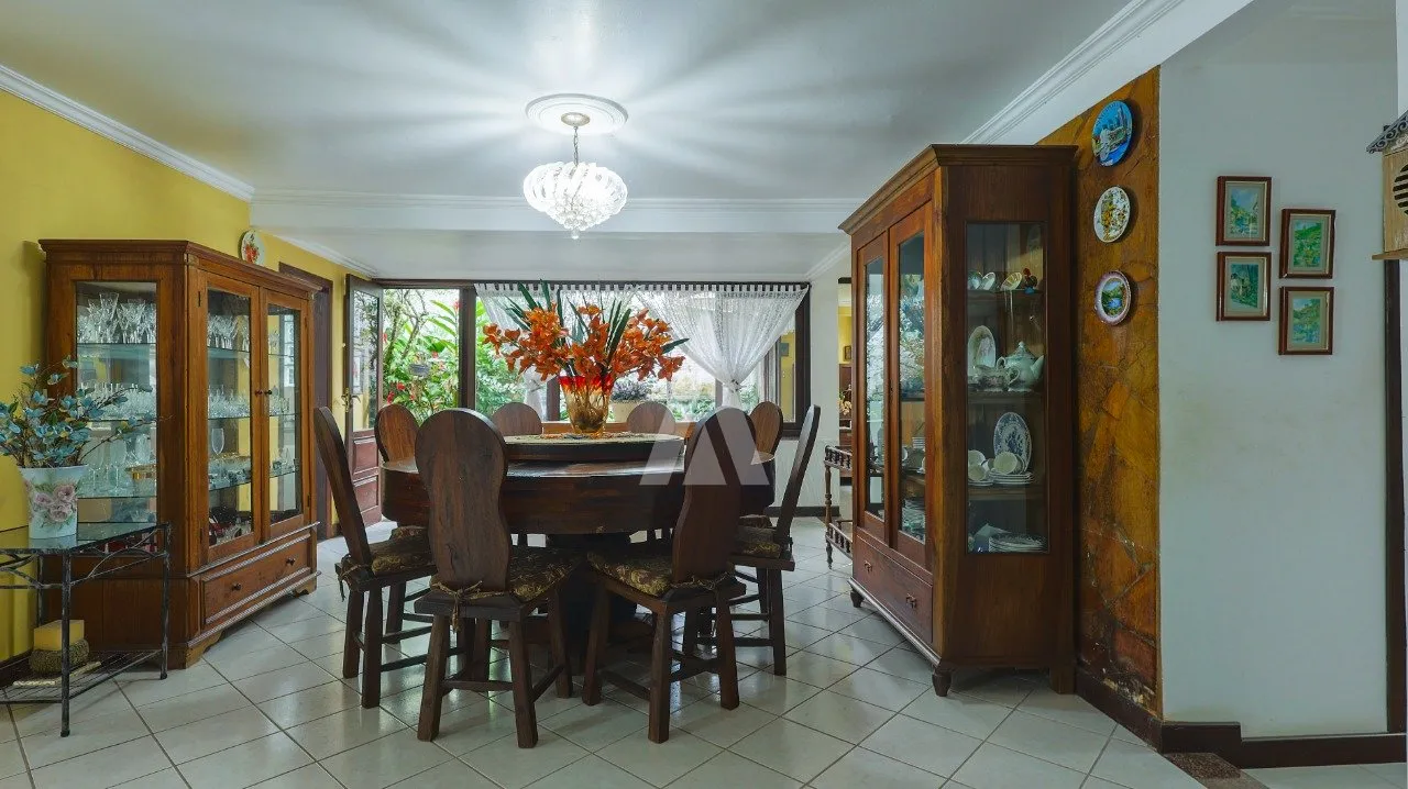 Casa com 1 suíte(s) mais 2 quarto(s) à venda no bairro Glória em Joinville, por R$ 990.000.00. — foto 6