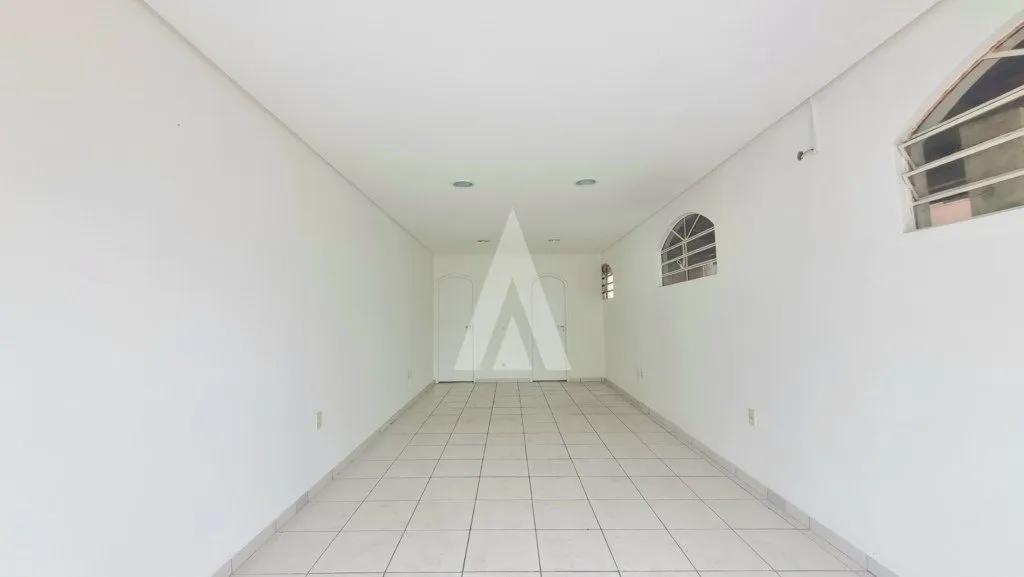 Prédio Comercial à venda no bairro Iririú em Joinville, por R$ 1.300.000.00. — foto 2