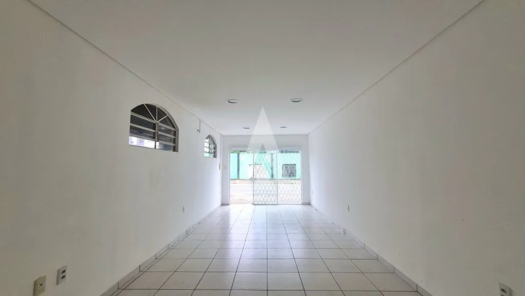 Prédio Comercial à venda no bairro Iririú em Joinville, por R$ 1.300.000.00. — foto 5