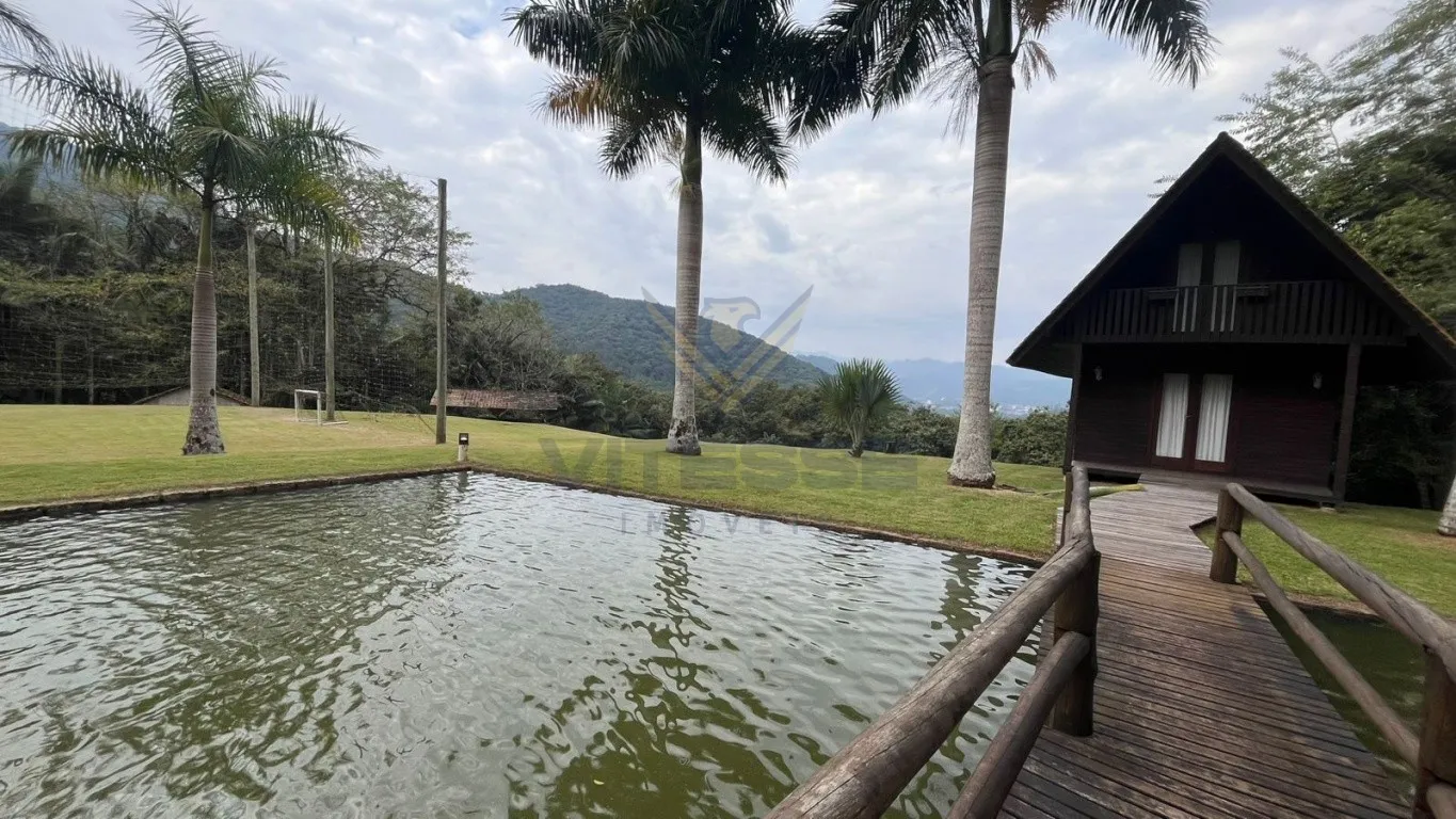 Sítio num refúgio em meio à natureza em Rodeio! — foto 2