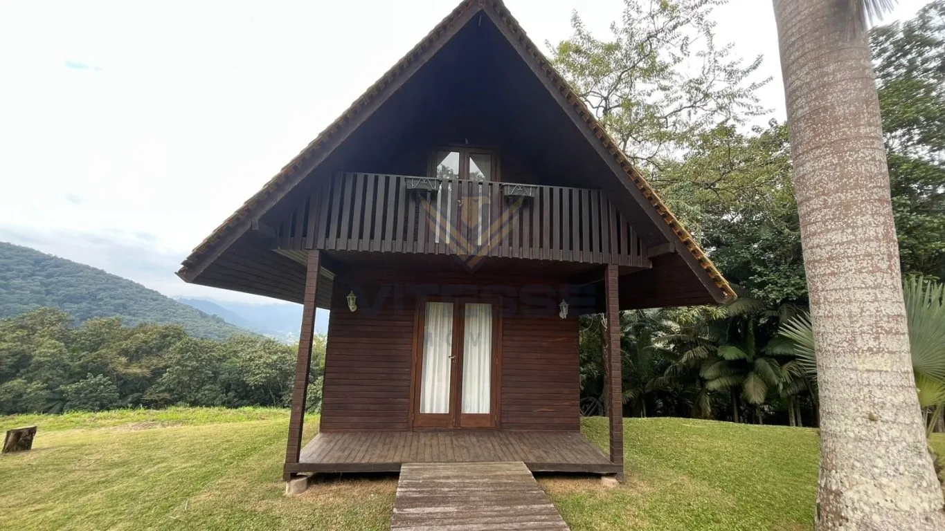 Sítio num refúgio em meio à natureza em Rodeio! — foto 3