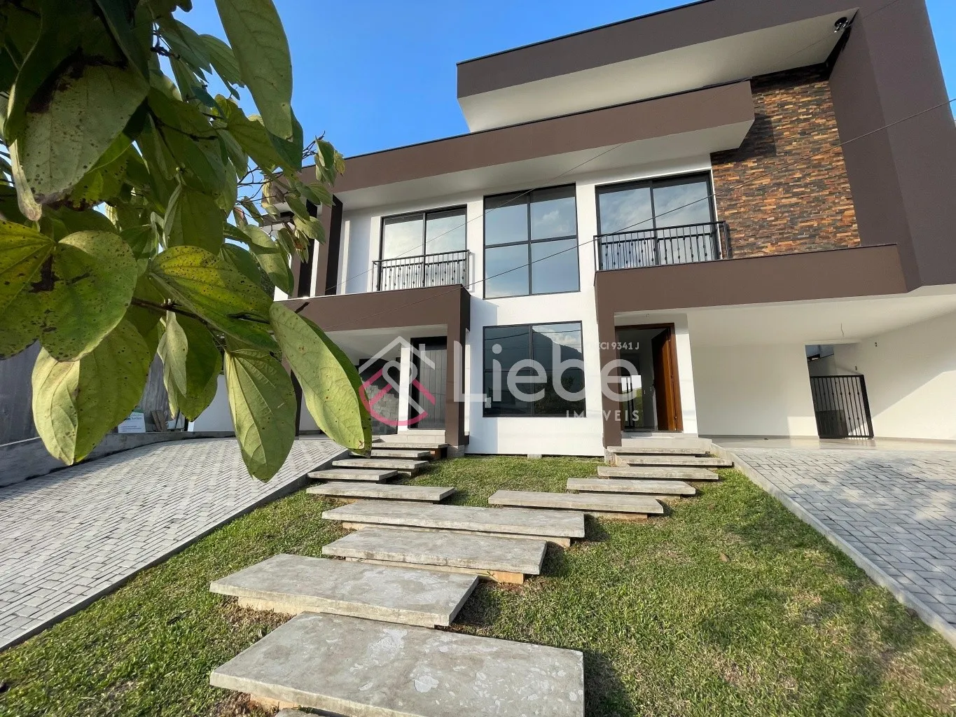 Casa Lindíssima em local privilegiado na cidade de Pomerode com 157,64m de área construída no Residencial Greenpark. - foto 1