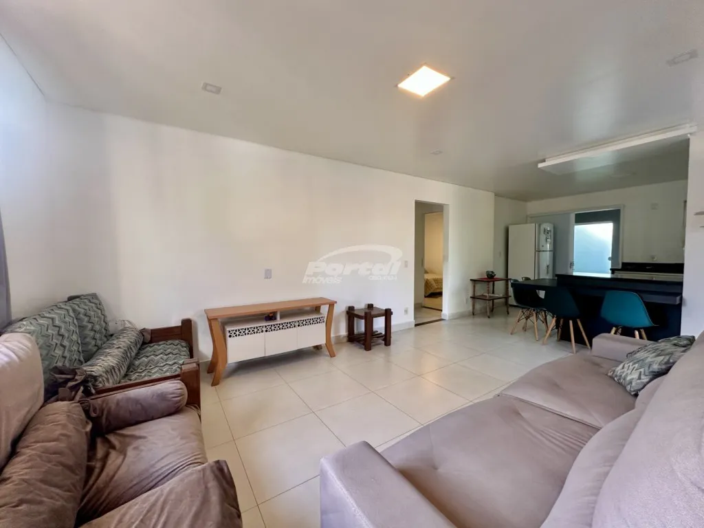 Casa com 2 dormitórios, área de festas e com amplo terreno , em Balneário Piçarras/SC. (Cód. 21649) — foto 2