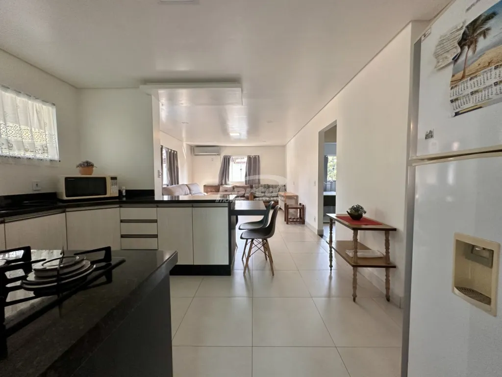 Casa com 2 dormitórios, área de festas e com amplo terreno , em Balneário Piçarras/SC. (Cód. 21649) — foto 5