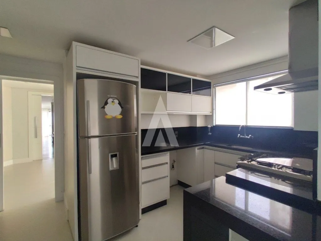 Apartamento com 1 suíte e mais 2 quartos à venda no bairro ATIRADORES em JOINVILLE, por R$ 1.200.000.00. — foto 2