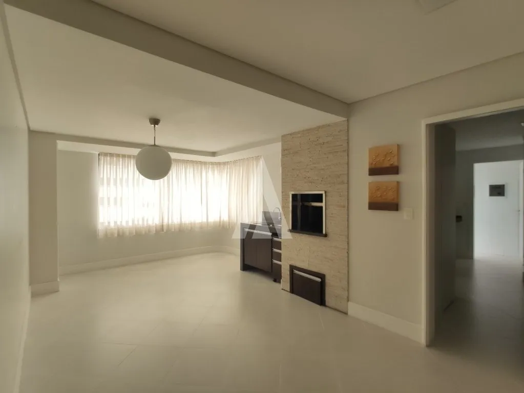 Apartamento com 1 suíte e mais 2 quartos à venda no bairro ATIRADORES em JOINVILLE, por R$ 1.200.000.00. — foto 4
