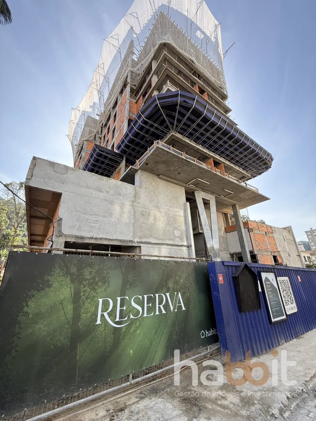 Apartamento alto padrão em construção no Ed Reserva com entrega Outubro/2026 sendo 3 suítes e lazer completo na Vila Nova, Blumenau - foto 1