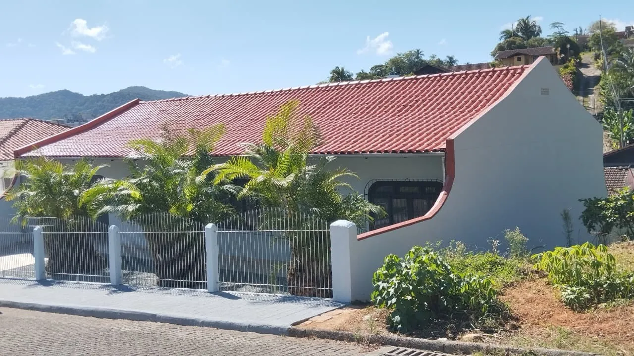 Ampla casa com 3 dormitórios, em rua sem saída - excelente oportunidade para reforma! - foto 1