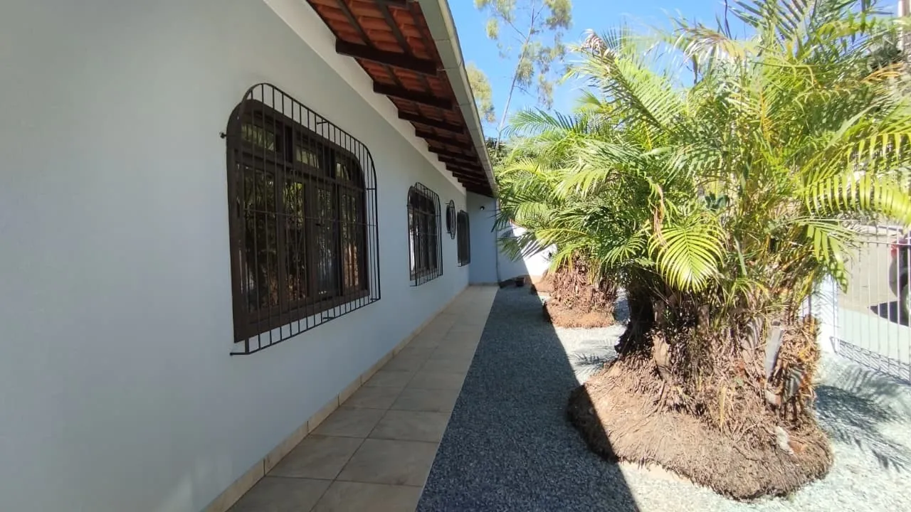 Ampla casa com 3 dormitórios, em rua sem saída - excelente oportunidade para reforma! — foto 4