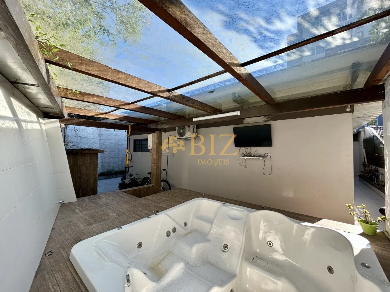 Casa à venda com 4 quartos e 1 suíte, 3 vagas, 404m² no Itoupava Seca, Blumenau - foto 1