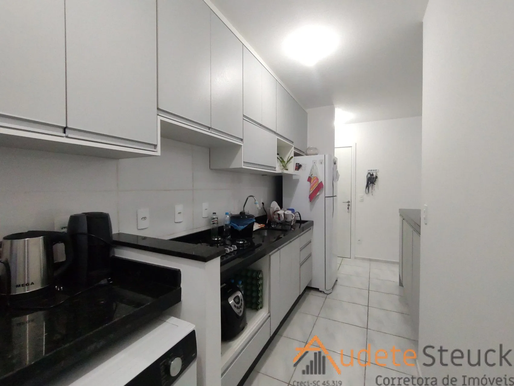 Apartamento com 2 Dormitórios próximo ao Komprão no Água Verde — foto 3