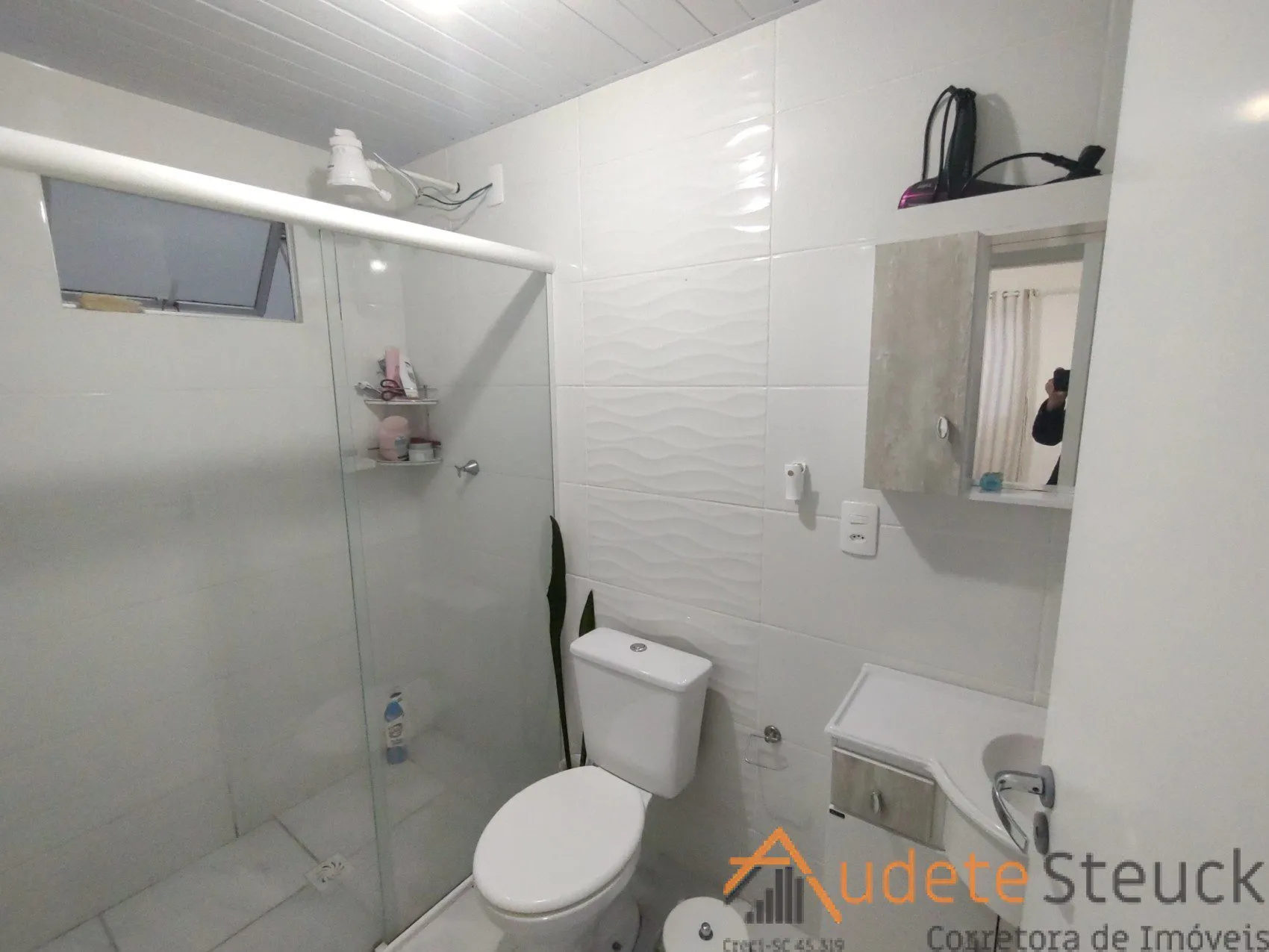 Apartamento com 2 Dormitórios próximo ao Komprão no Água Verde — foto 7