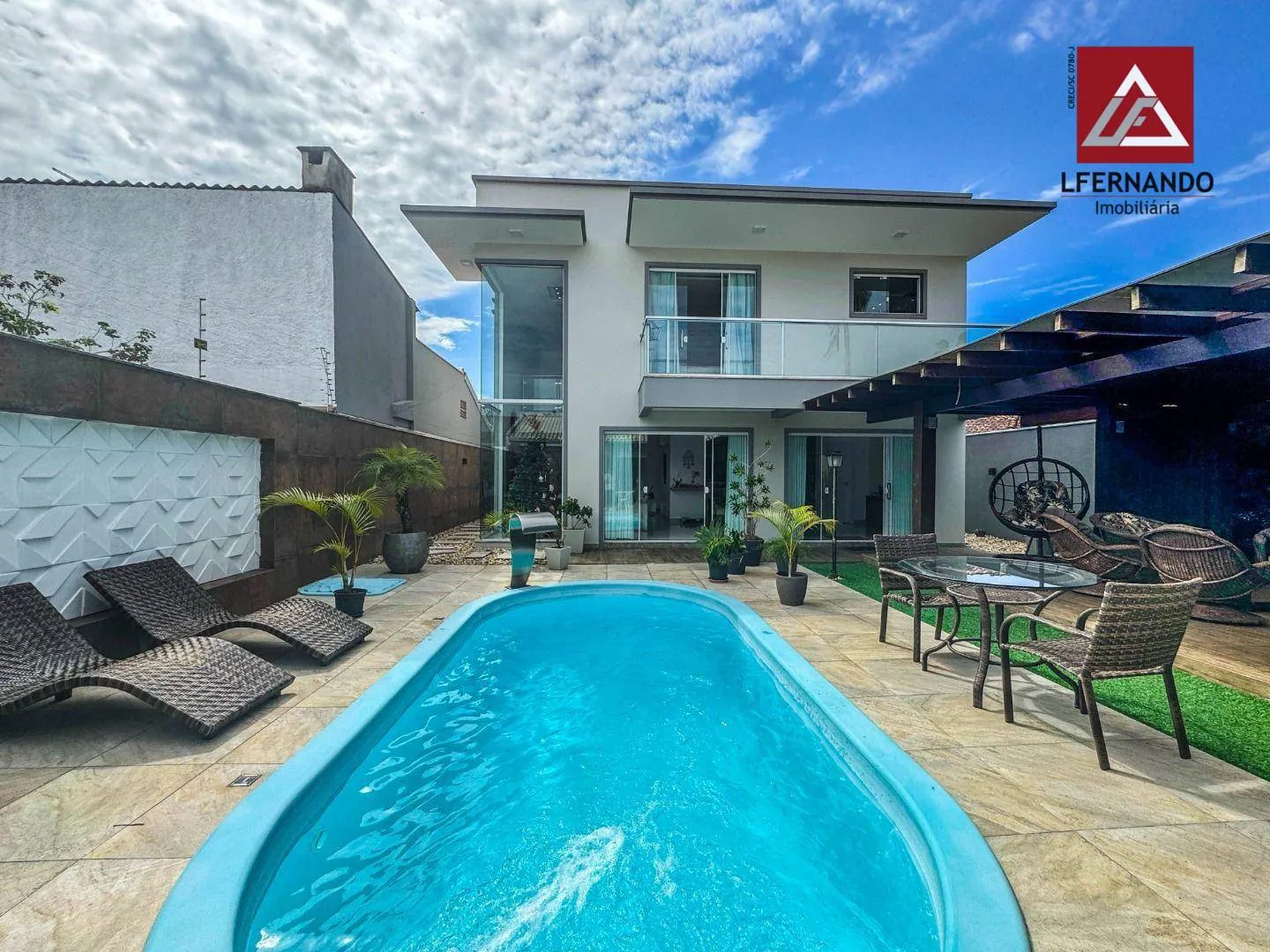 Casa com 3 dormitórios para alugar, 220 m - Centro - Balneário Piçarras/SC - foto 1