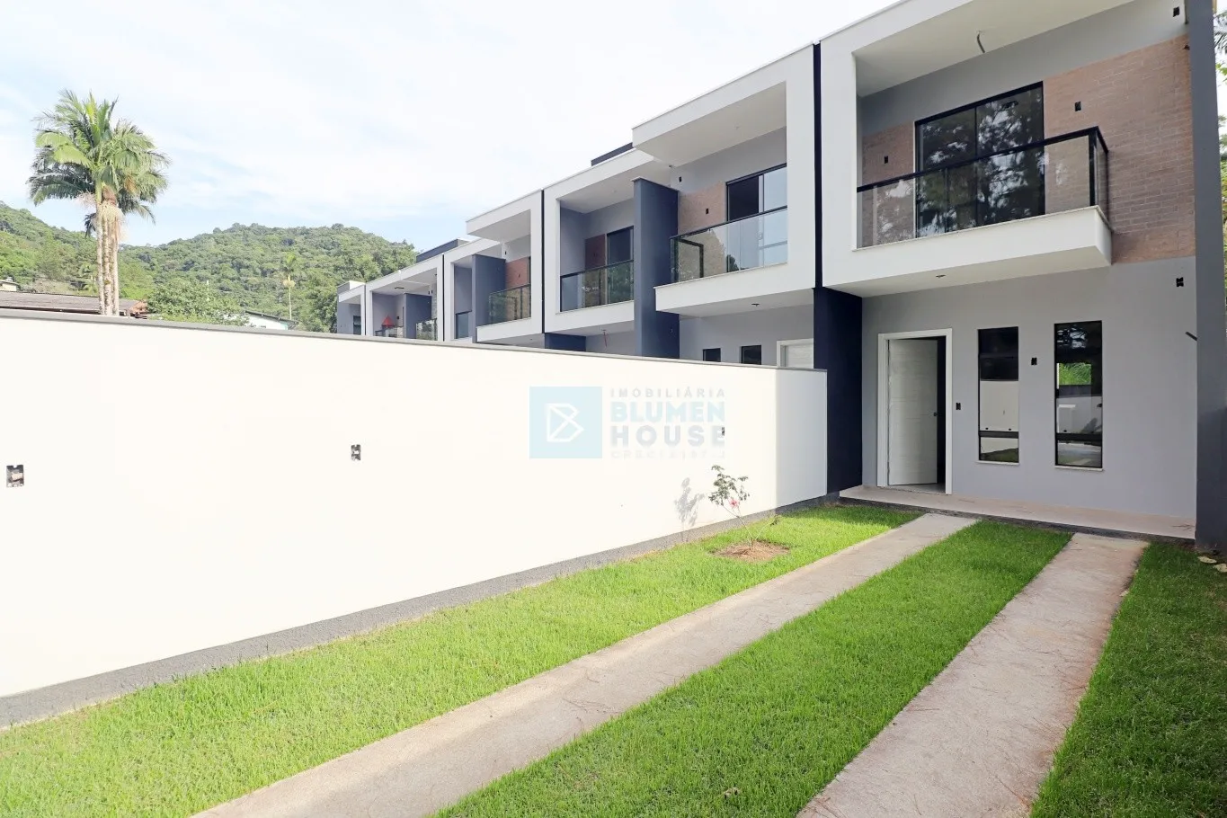 Sobrado com 2 suítes, no bairro da Velha! — foto 2