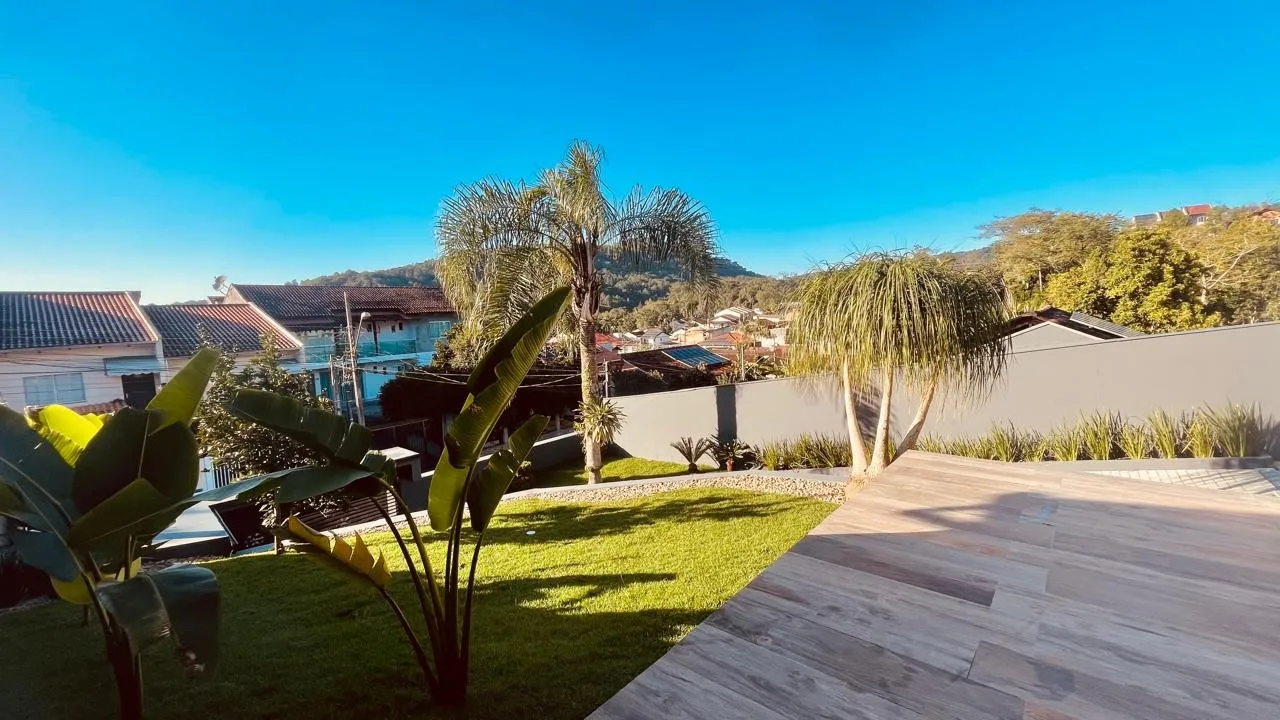 Casa Alto Padrão com Suíte, Churrasqueira e Jardim - Bairro Passo Manso - Blumenau — foto 7
